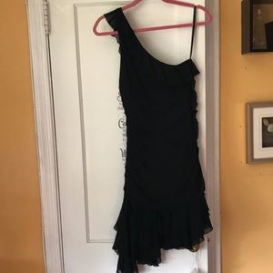 Great wedding or formal outing dress. Tag says 6 but I think it’s between a 0-2